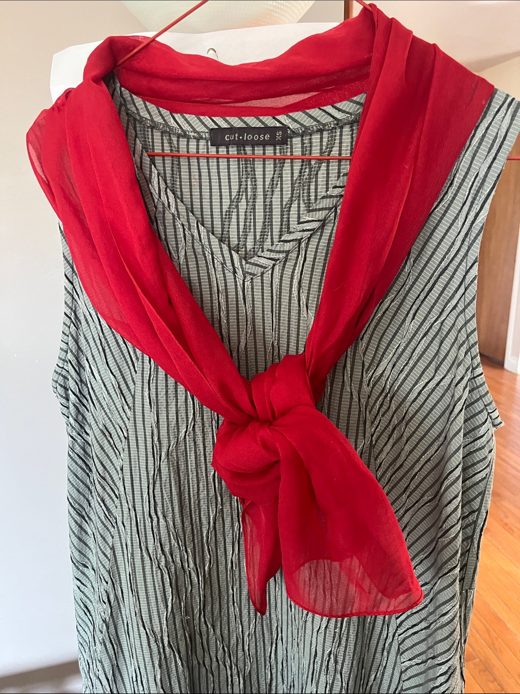 Cut Loose Sleeveless Asymmetrical Wavy Striped Dress - Black & Gray